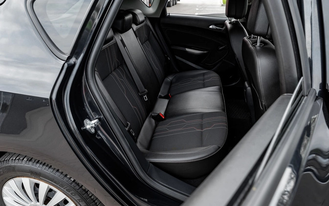 Toyota Corolla Cross cena 185900 przebieg: 7377, rok produkcji 2022 z Chojnów małe 326